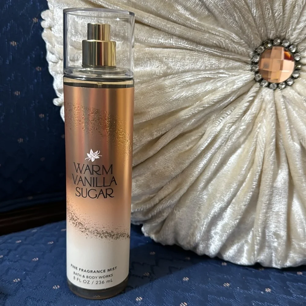 BATH & BODY WORKS SET. . . WARM VANILLA SUGAR SCENT - Picture 3 of 6